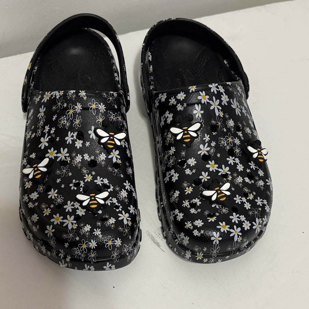 Skechers  Black Bee Floral Slippers